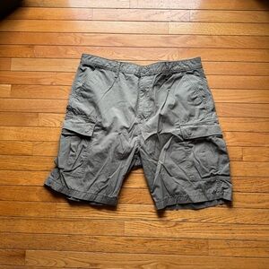 Men’s Levi Cargo Short Size 40 Utility style